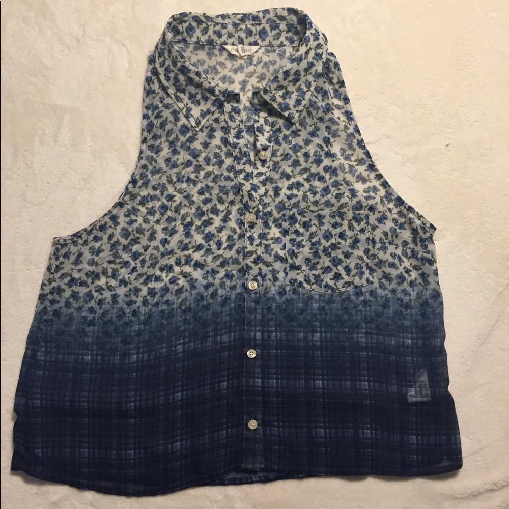 Aeropostale Button-up with Unique Pattern
